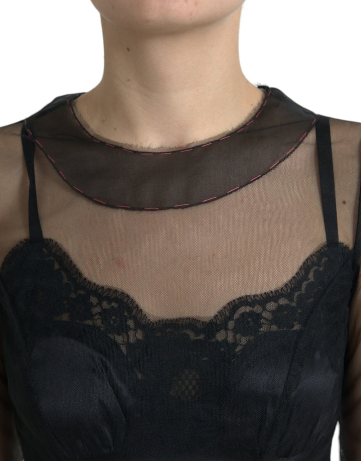 Schwarzes Kleid mit floraler Stickerei aus Mesh-Tüll