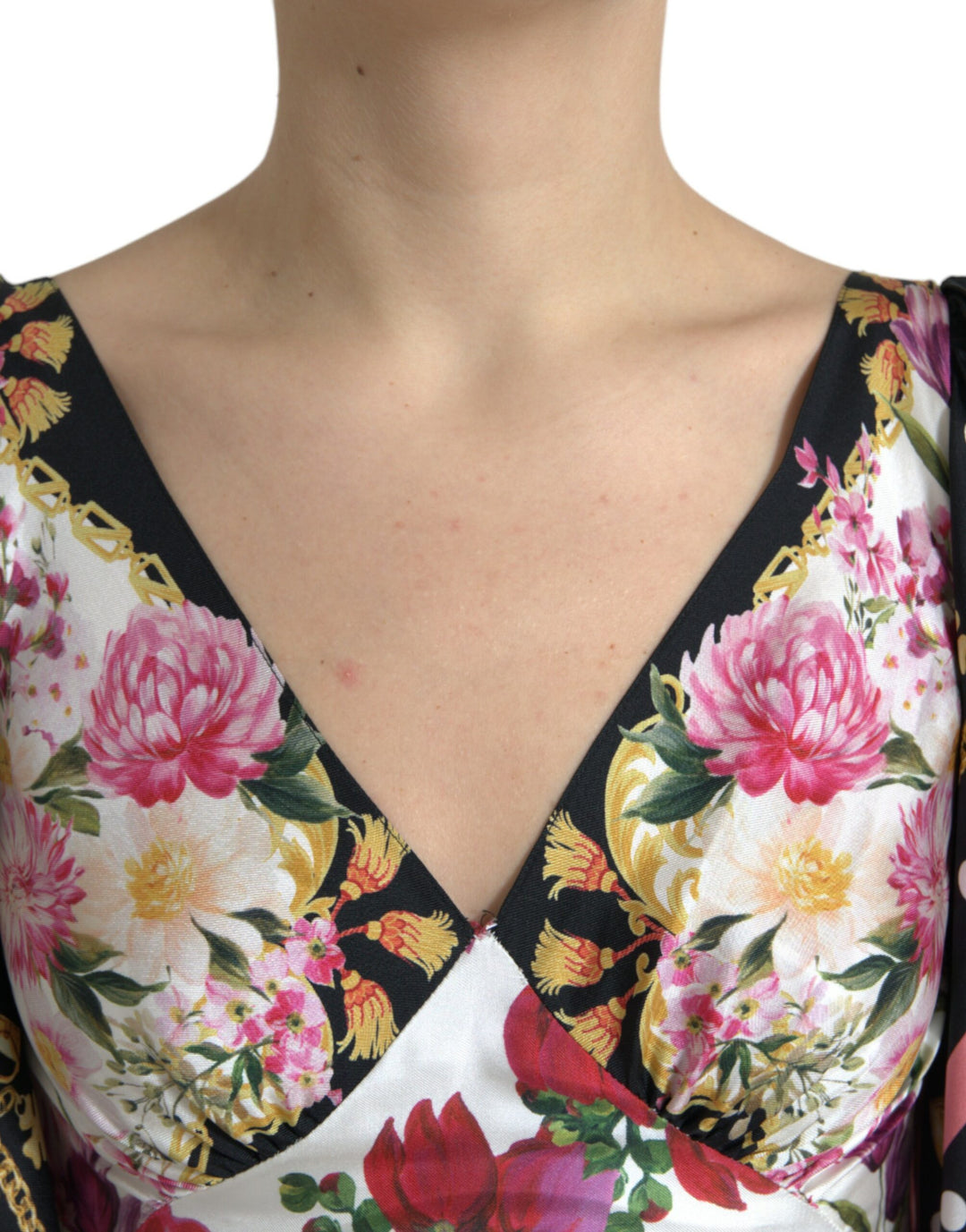 Elegant maxi dress made of floral silk