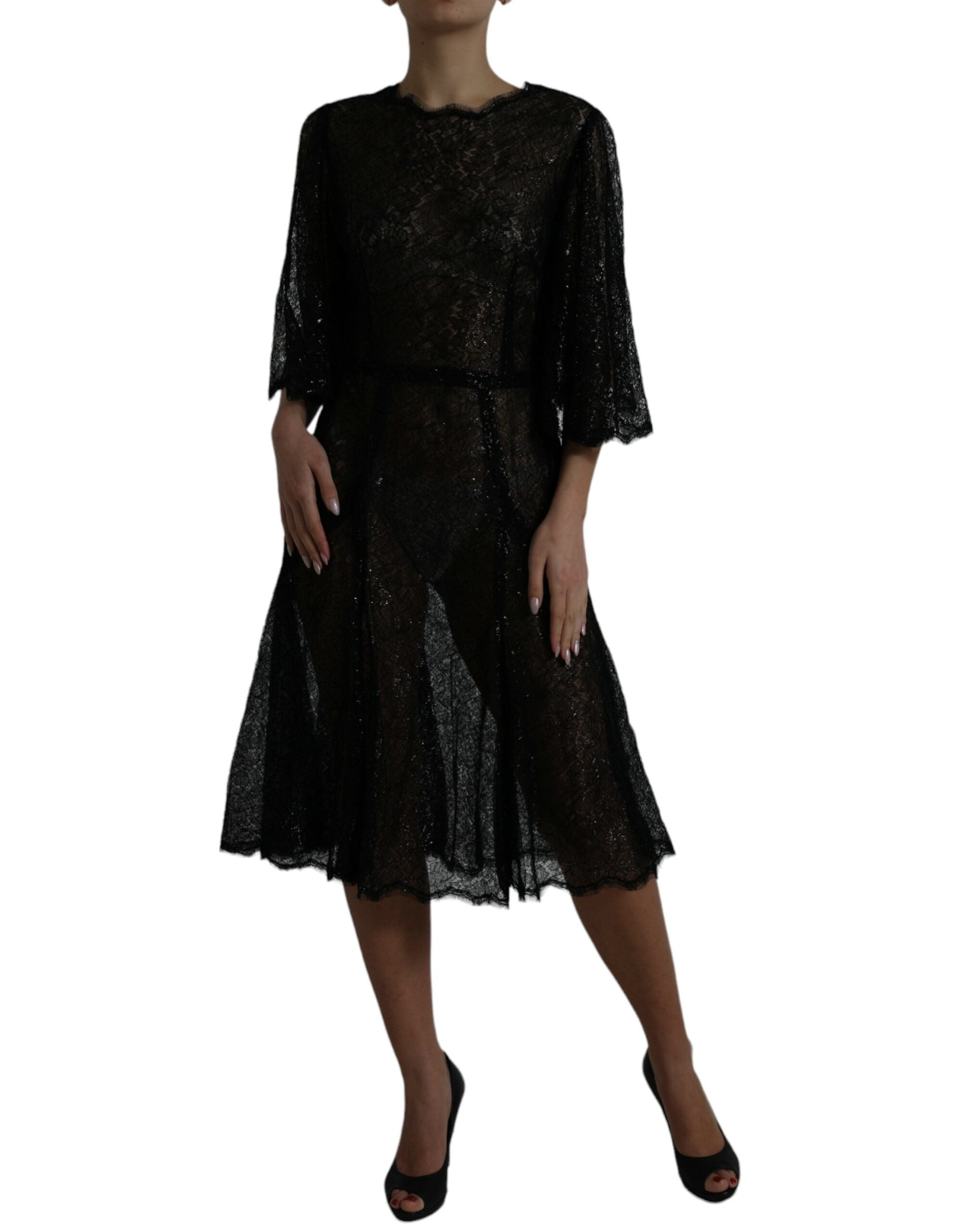 Elegant midi dress made of floral lace