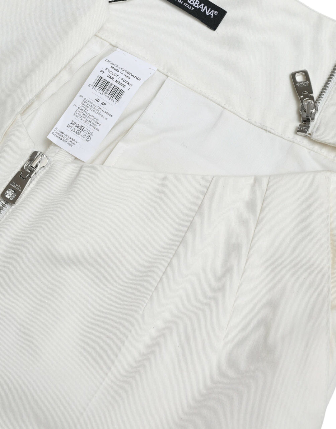 Chic high-waisted trousers with a tapered cut