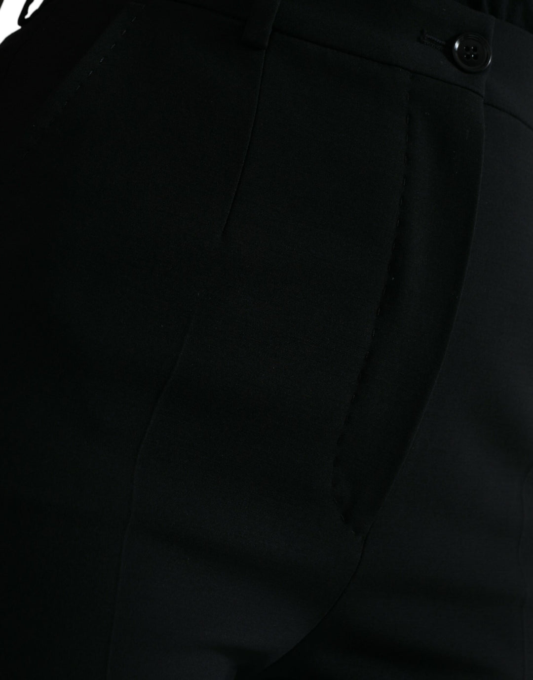 Elegant tapered wool trousers with high waist