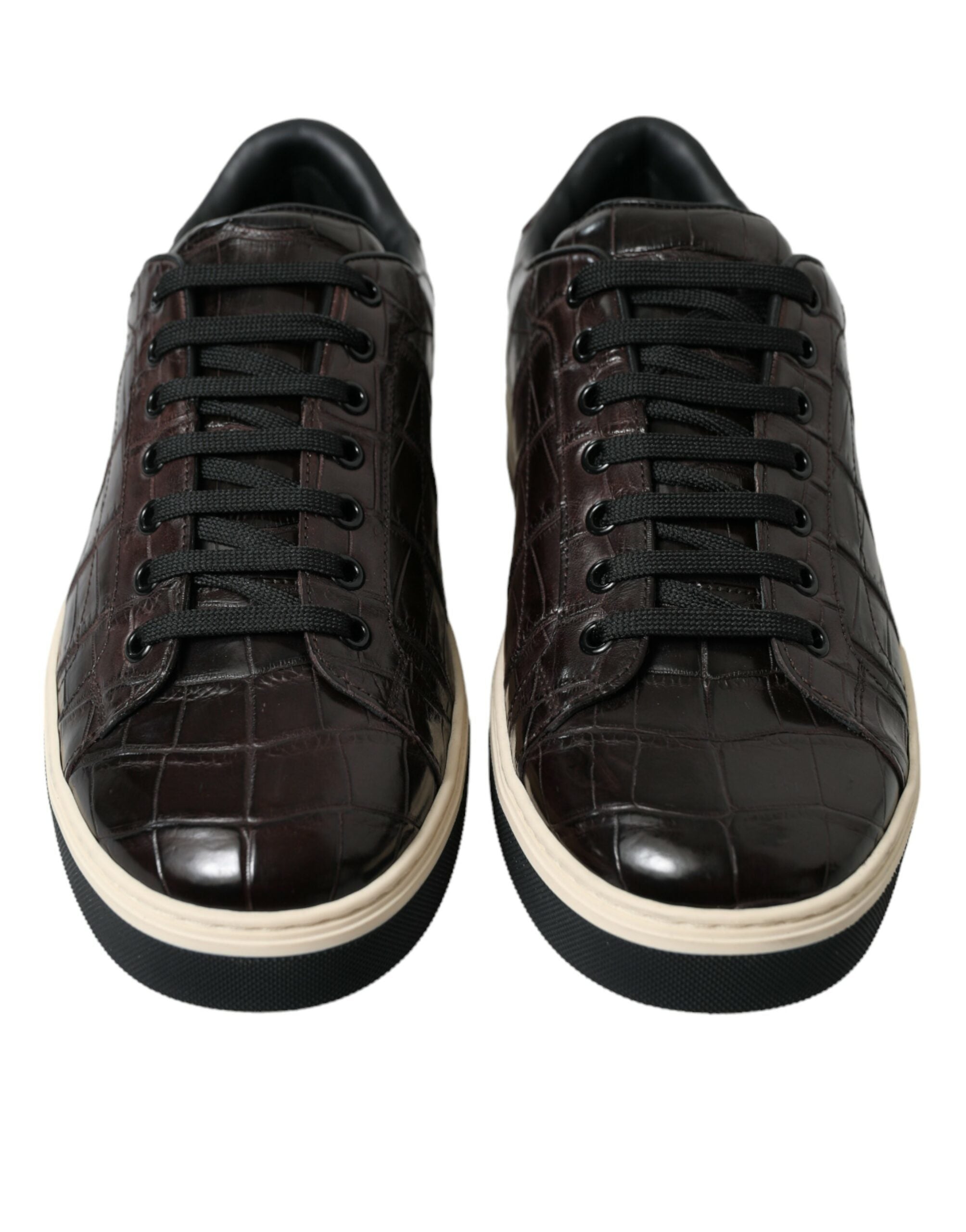 Elegant low-top sneakers made of exotic leather