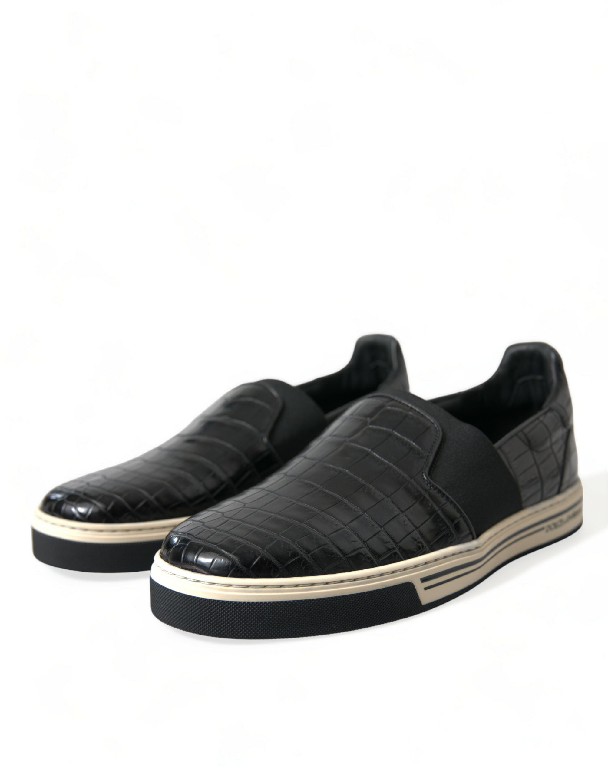 Elegant low-top sneakers made of crocodile leather
