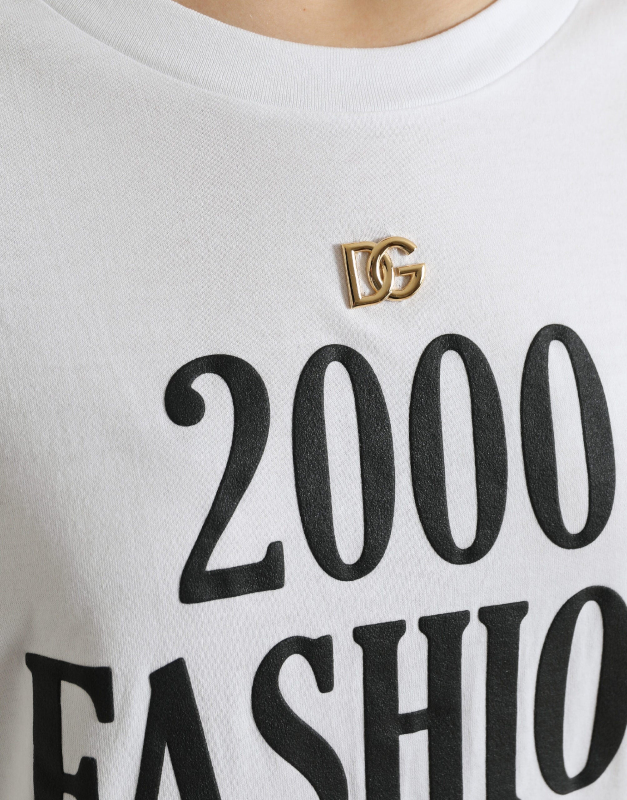 Elegant white cotton T-shirt with lacing