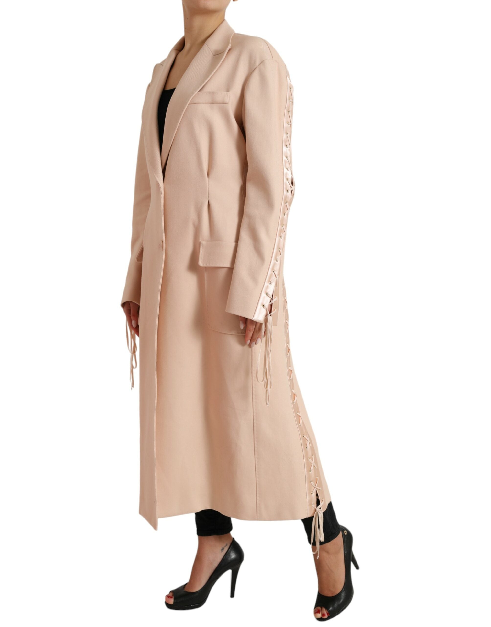 Elegant single-breasted trench coat in beige
