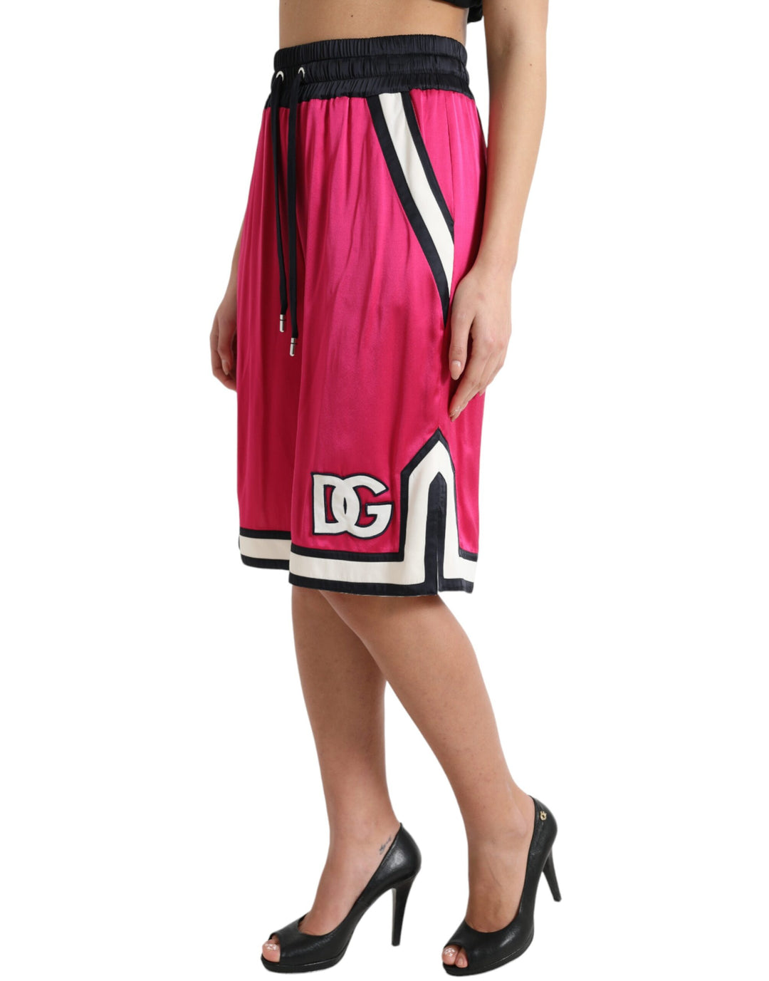 Chic pink high-waisted jersey shorts