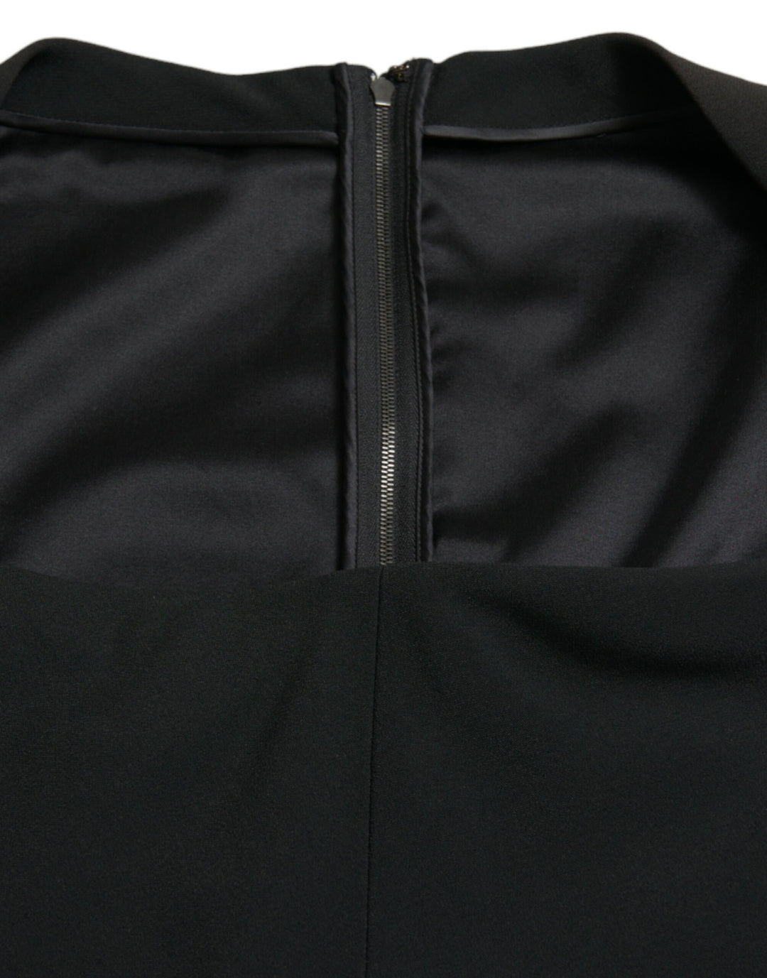 Elegant black midi dress made of stretch cady