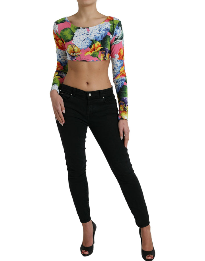 Cropped blouse with floral elegance