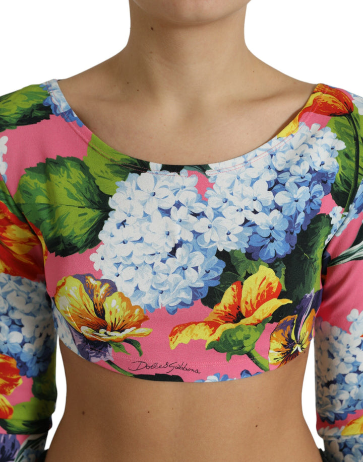 Cropped blouse with floral elegance