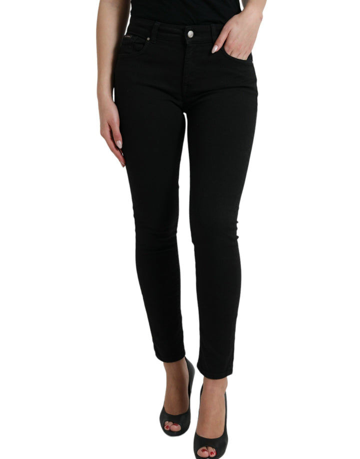 Elegant black stretch jeans with a mid waist