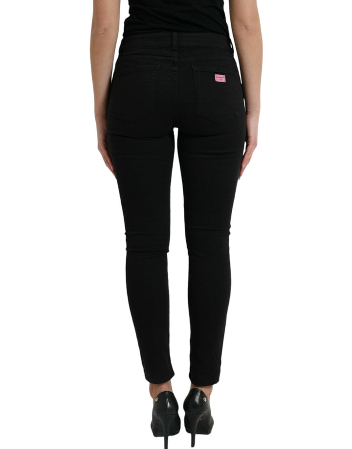 Elegant black stretch jeans with a mid waist
