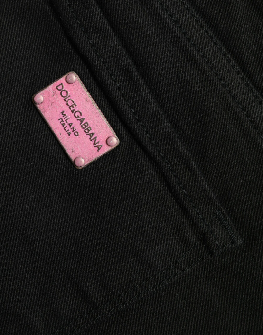 Elegant black stretch jeans with a mid waist
