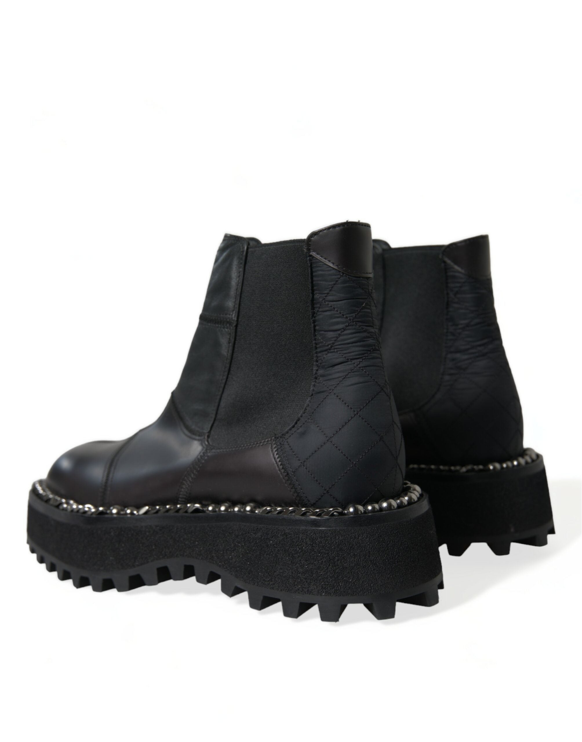 Elegant black slip-on Chelsea boots