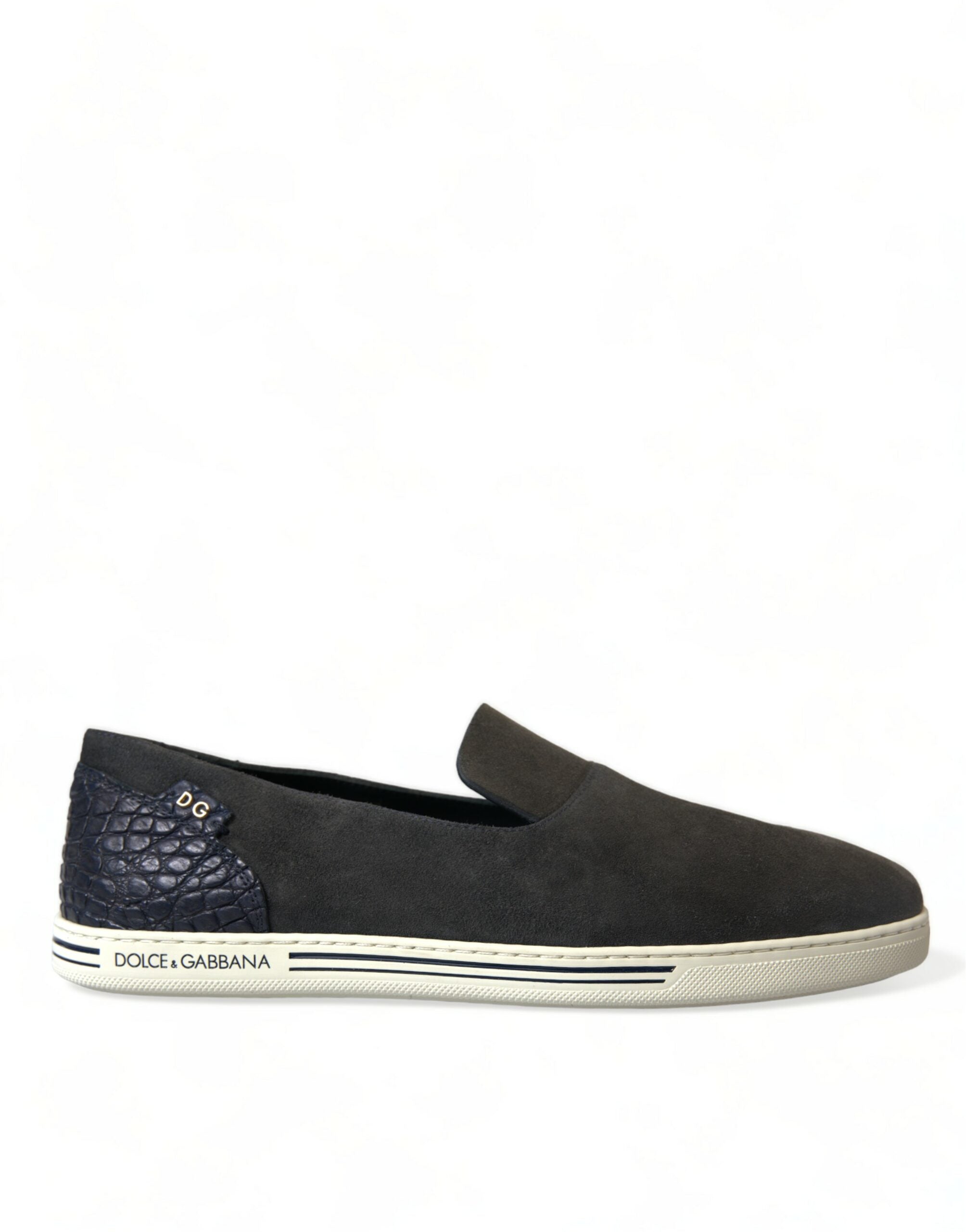 Elegant slippers made of blue suede and crocodile