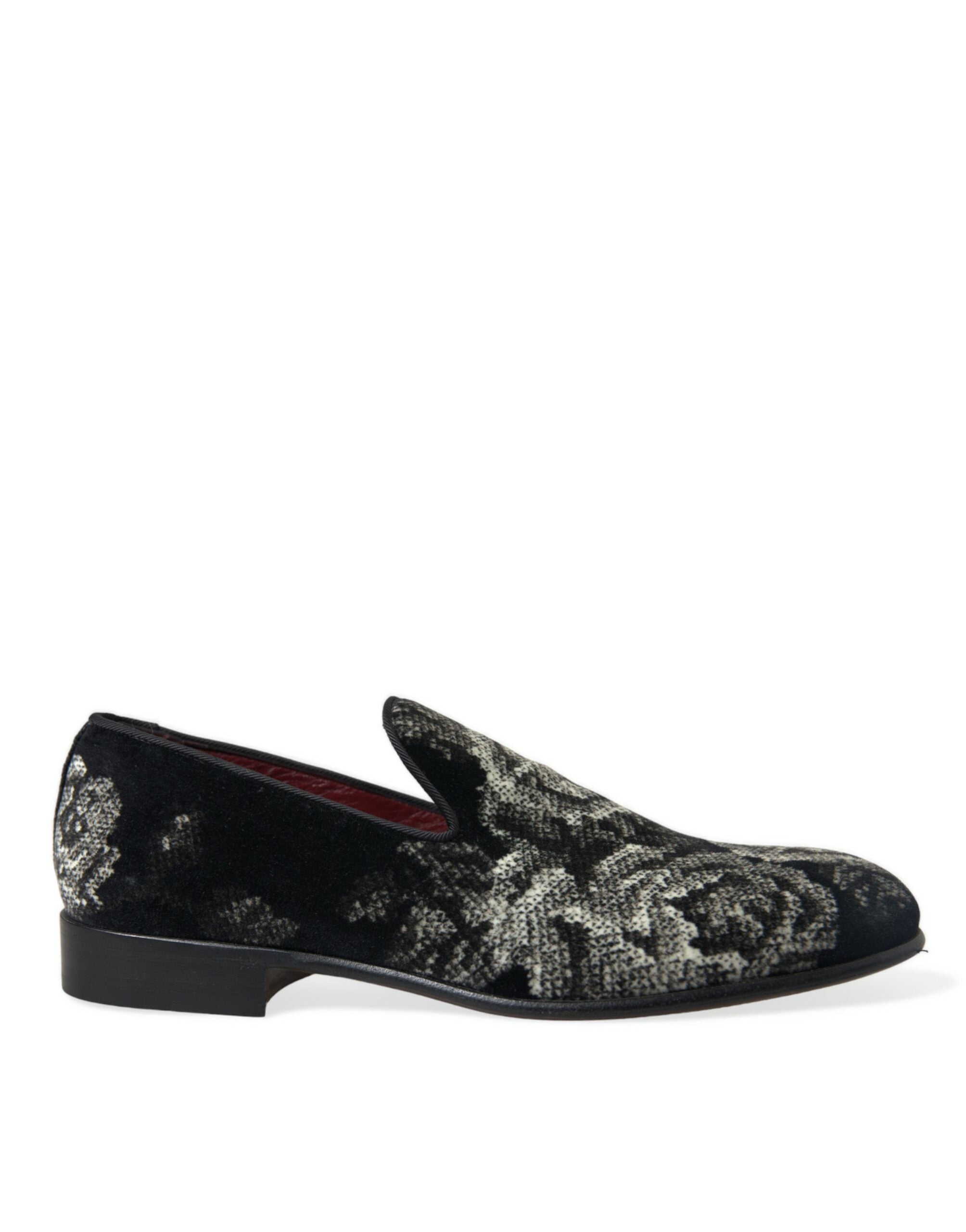 Elegant velvet loafers with floral pattern