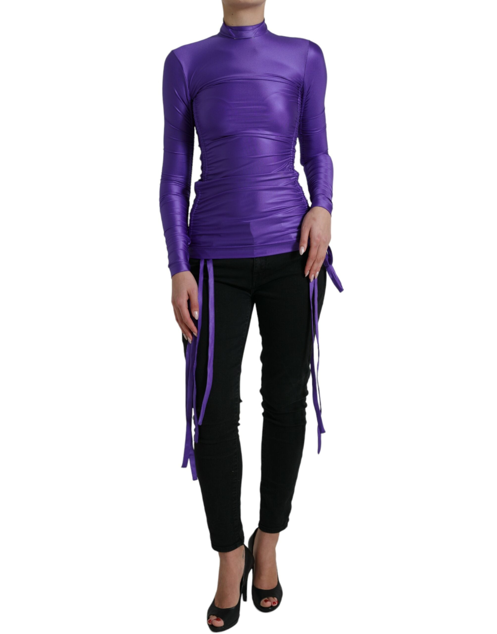 Elegant long-sleeved top with zipper