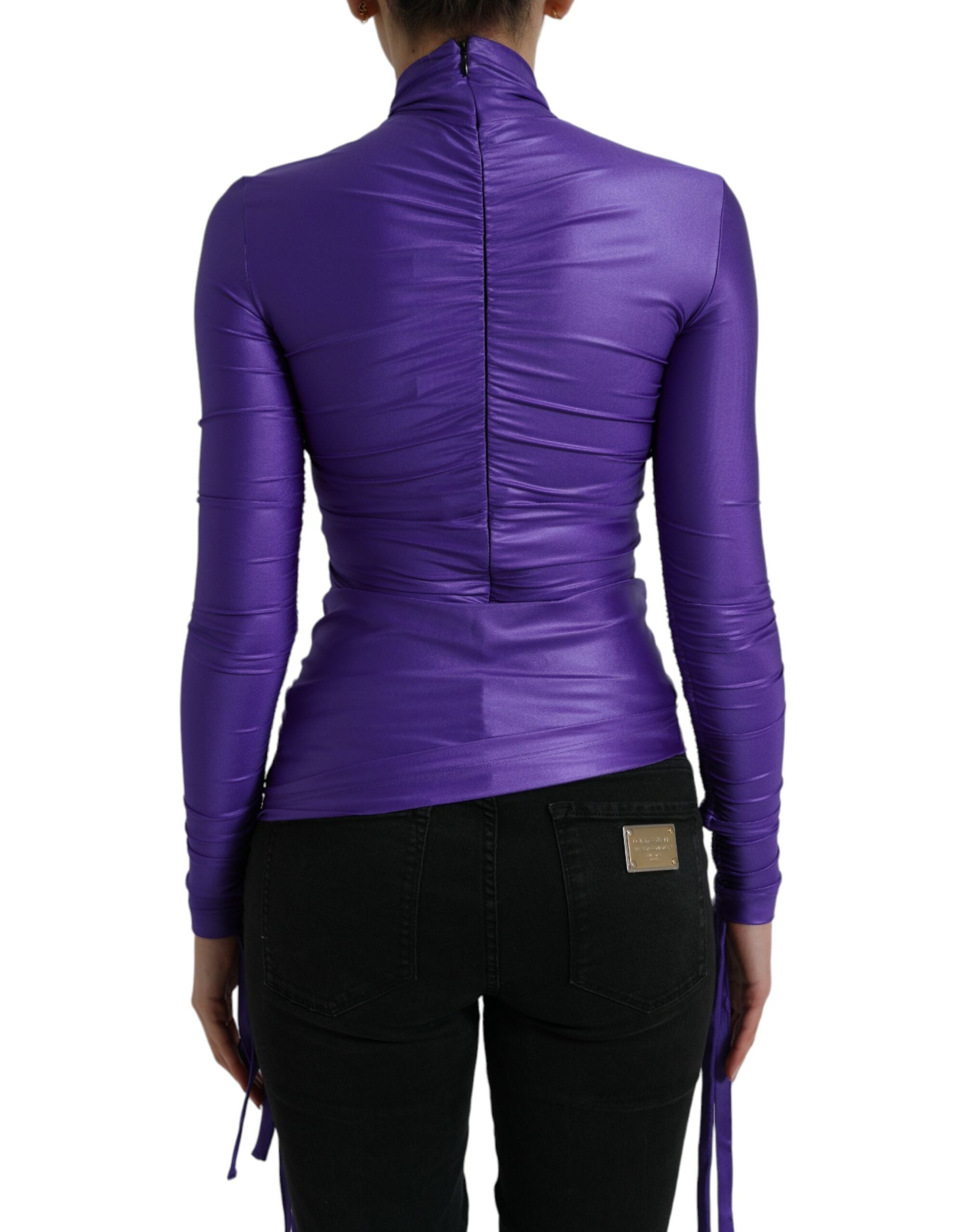 Elegant long-sleeved top with zipper