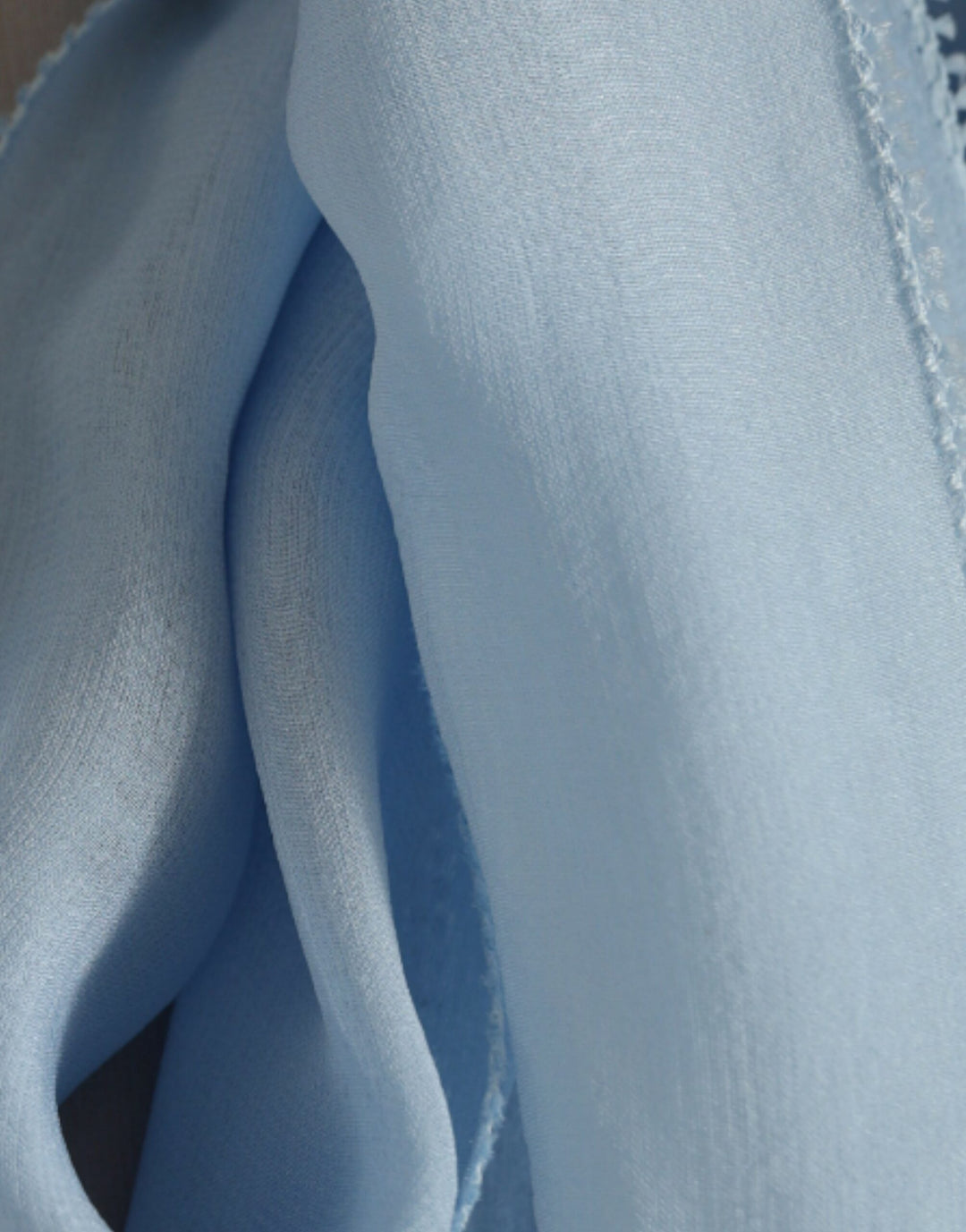 Elegant silk blouse with long sleeves