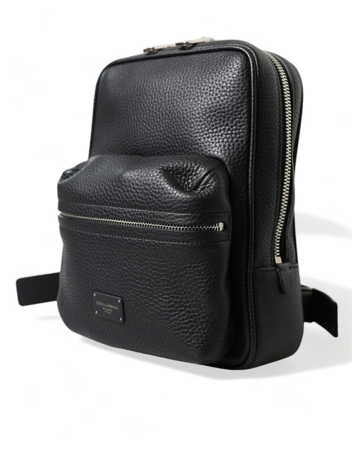 Chic small backpack made of black calfskin