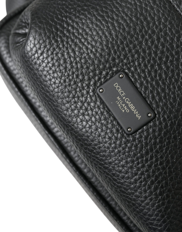 Chic small backpack made of black calfskin