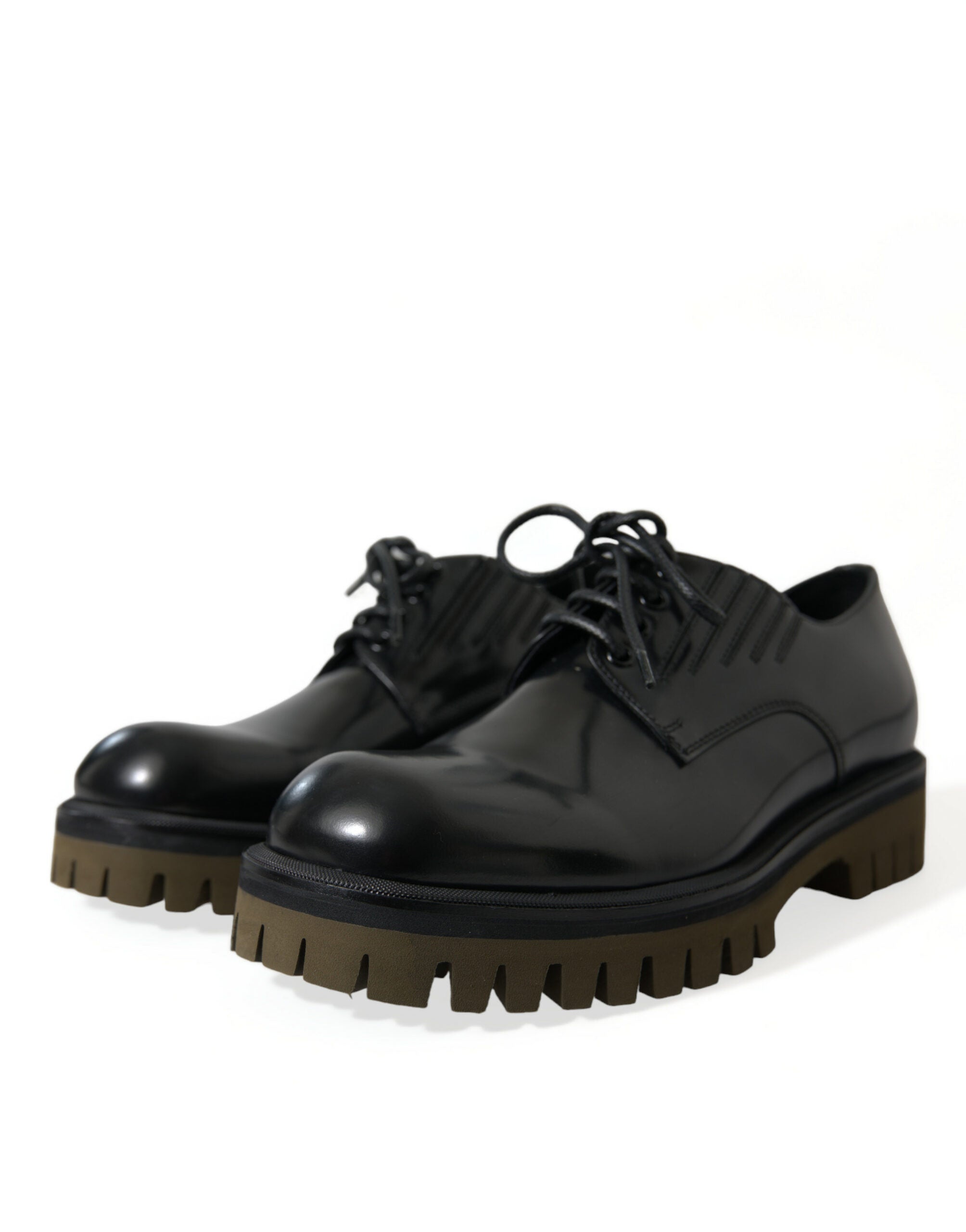 Elegant Derby shoes made of black leather