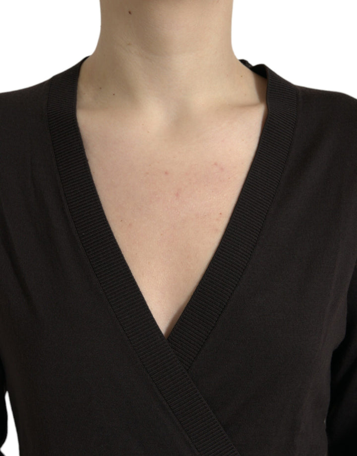 Schwarzer Wollpullover mit V-Ausschnitt und gekreuztem Kragen
