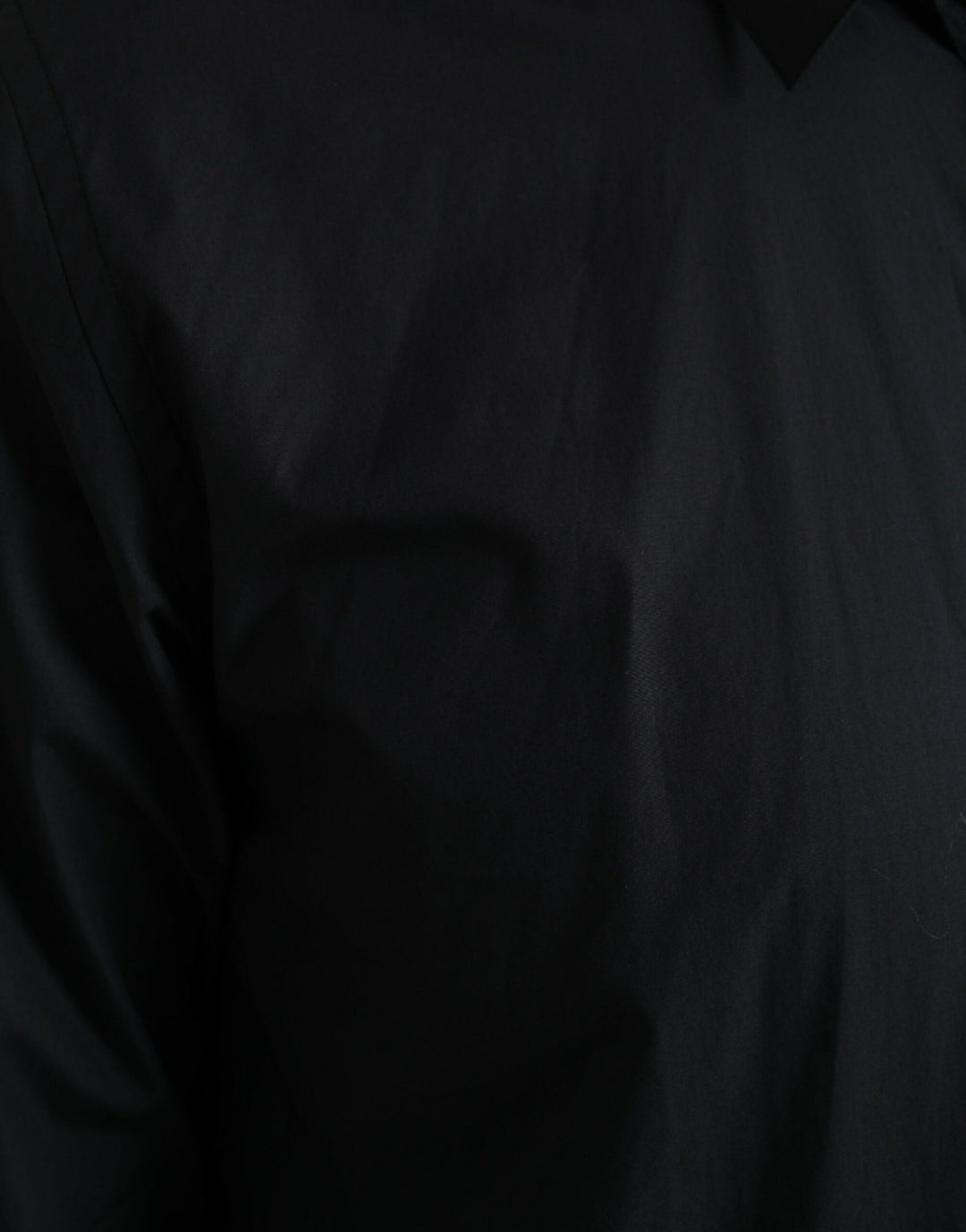 Elegant navy blue slim fit shirt
