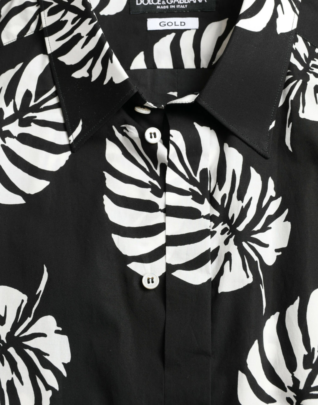 Elegant slim-fit shirt with leaf print