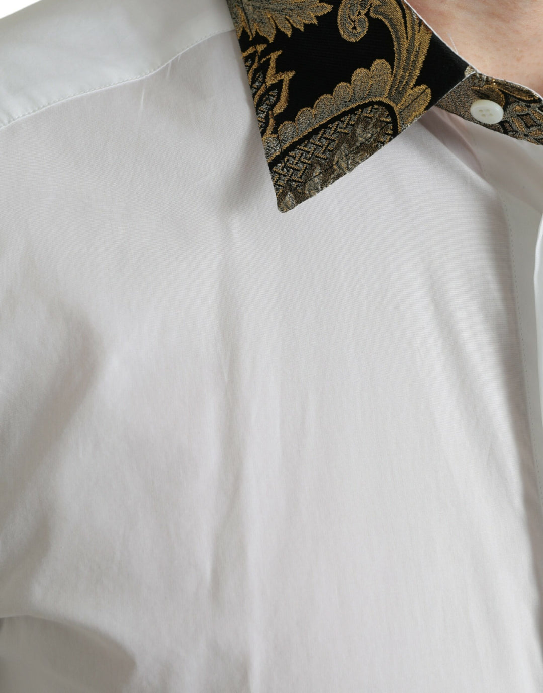 Elegant gold-detail shirt