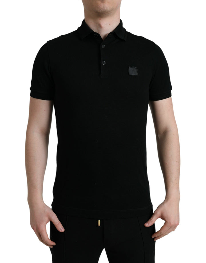Schwarzes Logo-Kragen-T-Shirt mit kurzen Ärmeln
