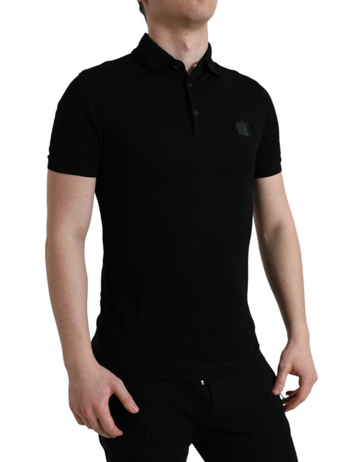 Schwarzes Logo-Kragen-T-Shirt mit kurzen Ärmeln
