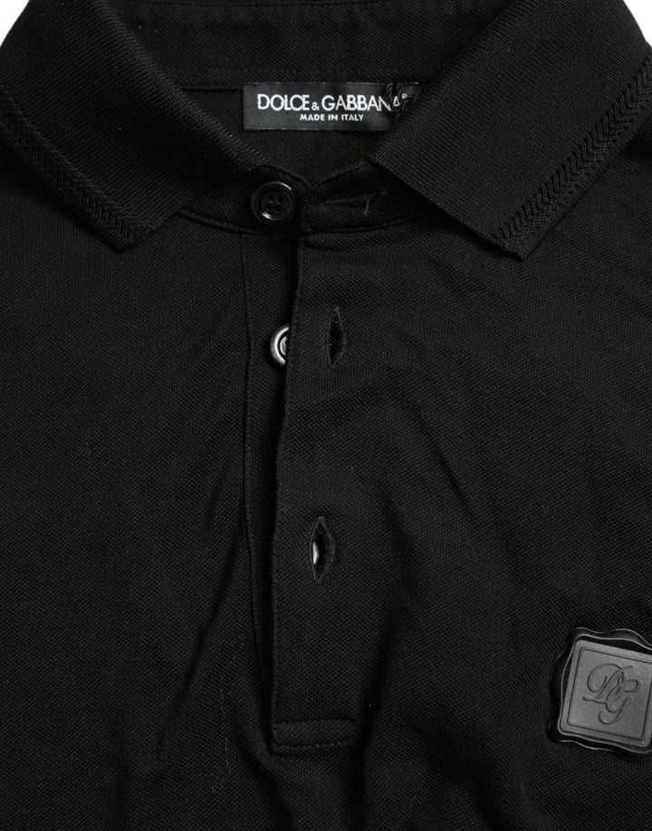 Schwarzes Logo-Kragen-T-Shirt mit kurzen Ärmeln