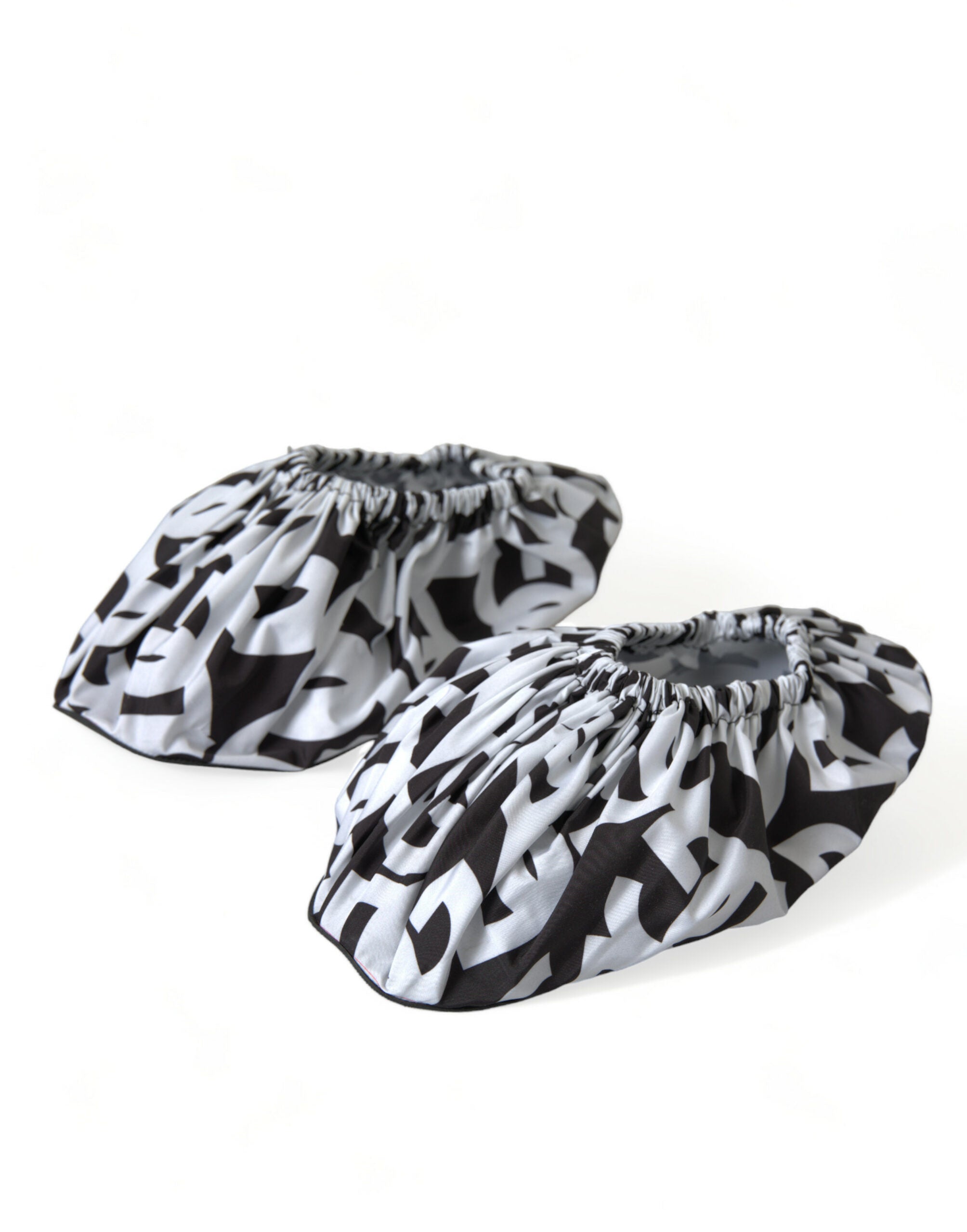 Chic monochrome slip-on flats
