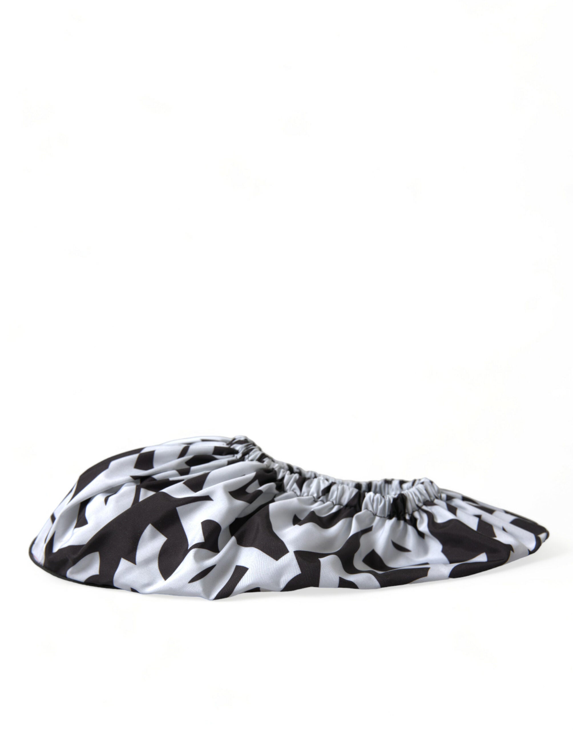 Chic monochrome slip-on flats