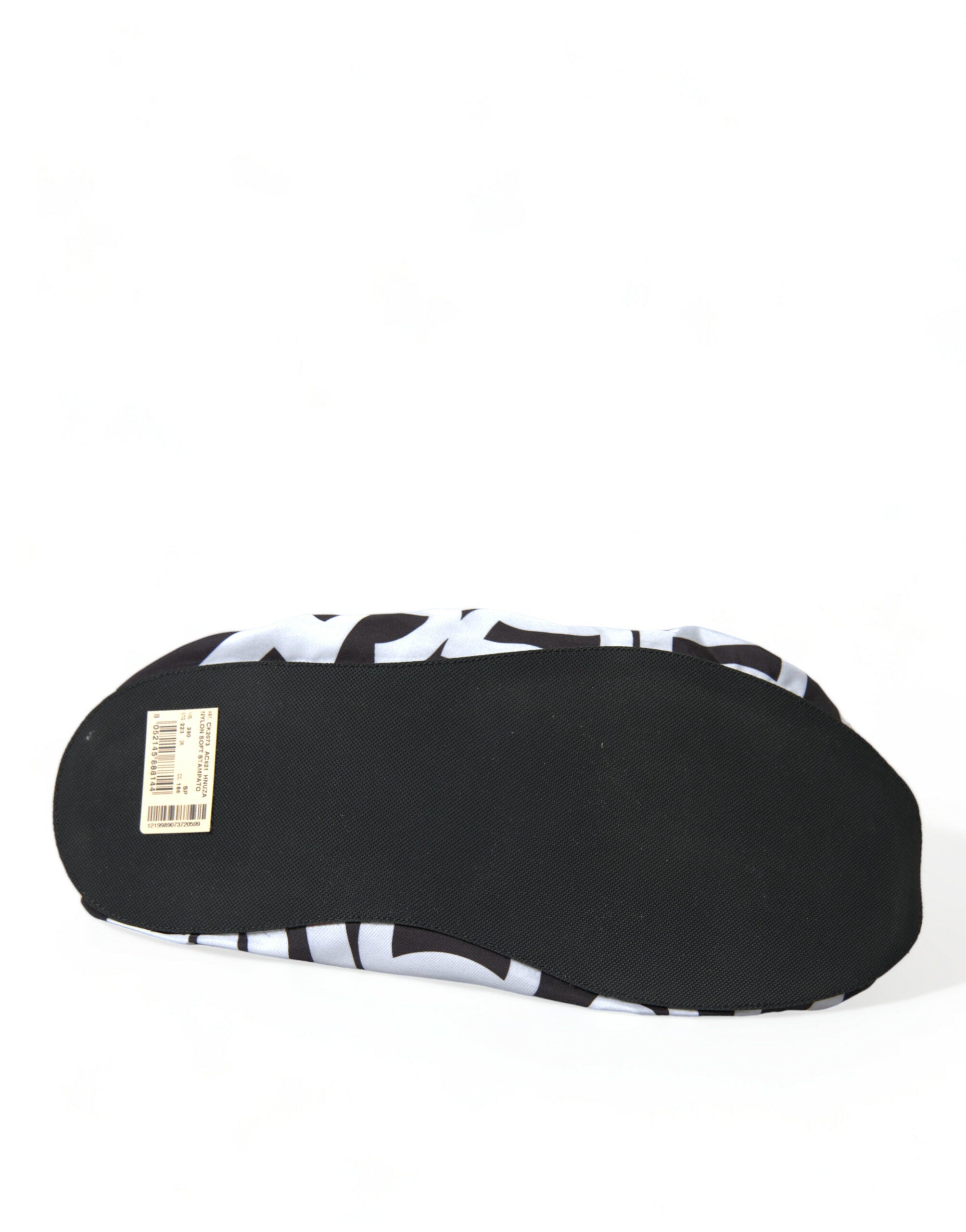 Chic monochrome slip-on flats