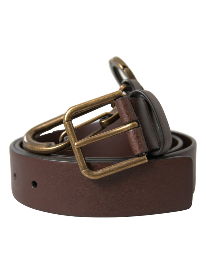 Elegant calfskin belt with metal buckle closure