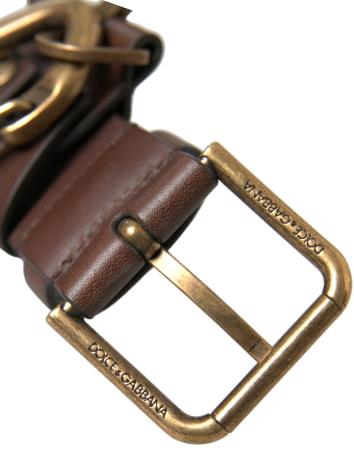 Elegant calfskin belt with metal buckle closure