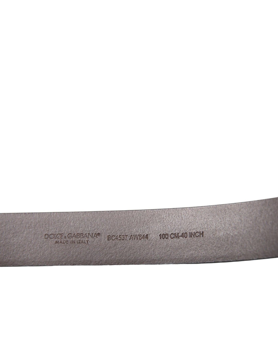 Elegant calfskin belt with metal buckle closure