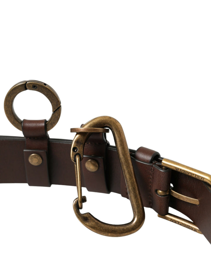 Elegant calfskin belt with metal buckle closure