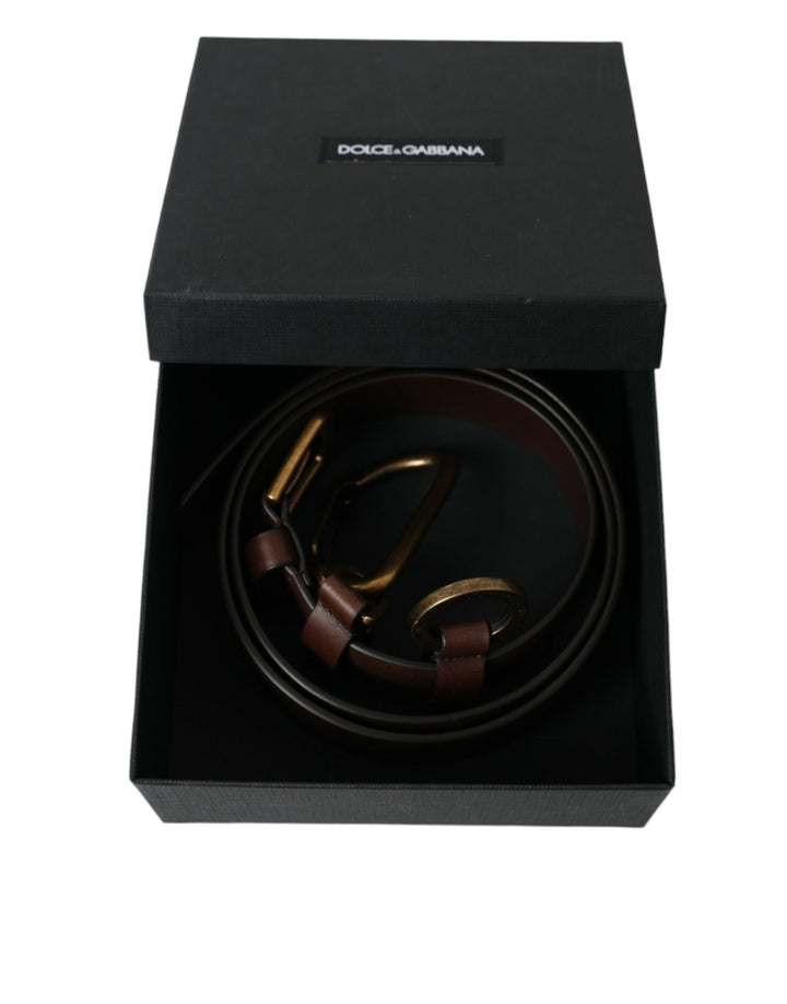 Elegant calfskin belt with metal buckle closure