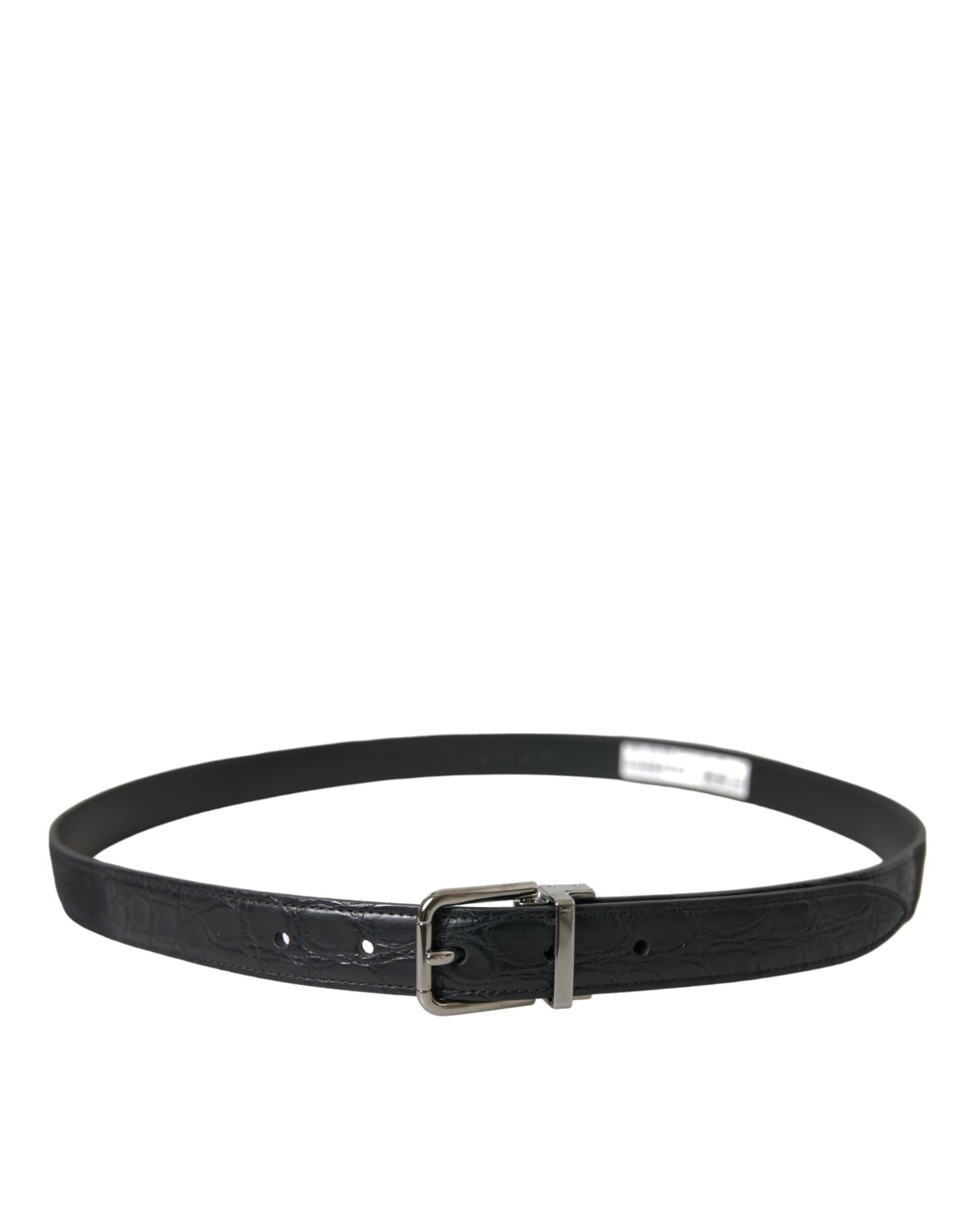 Elegant leather belt with metal buckle