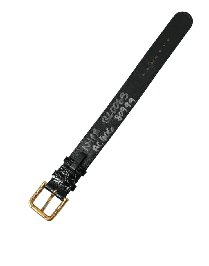 Schwarzes strukturiertes Leder mit goldfarbener Metallschnalle Armband