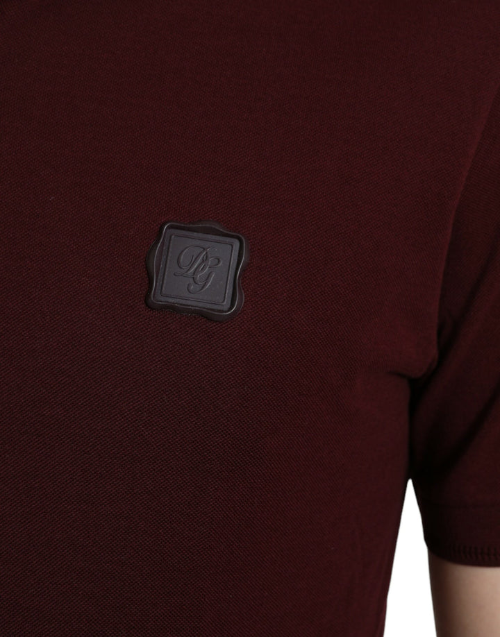 Kastanienbraunes Polo-T-Shirt mit kurzen Ärmeln und Kragen