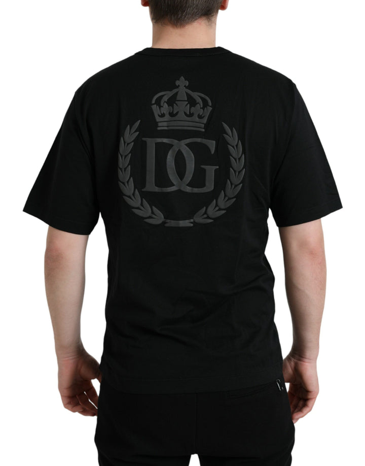 Schwarzes T-Shirt mit Rundhalsausschnitt und kurzen Ärmeln mit Logo-Prägung