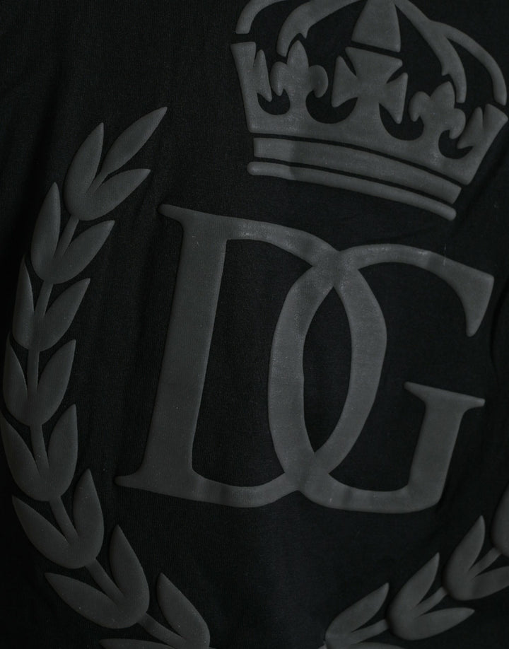 Schwarzes T-Shirt mit Rundhalsausschnitt und kurzen Ärmeln mit Logo-Prägung
