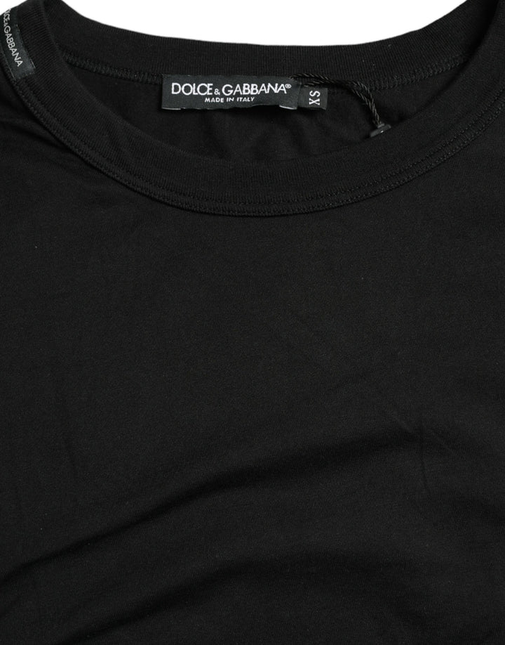 Schwarzes T-Shirt mit Rundhalsausschnitt und kurzen Ärmeln mit Logo-Prägung