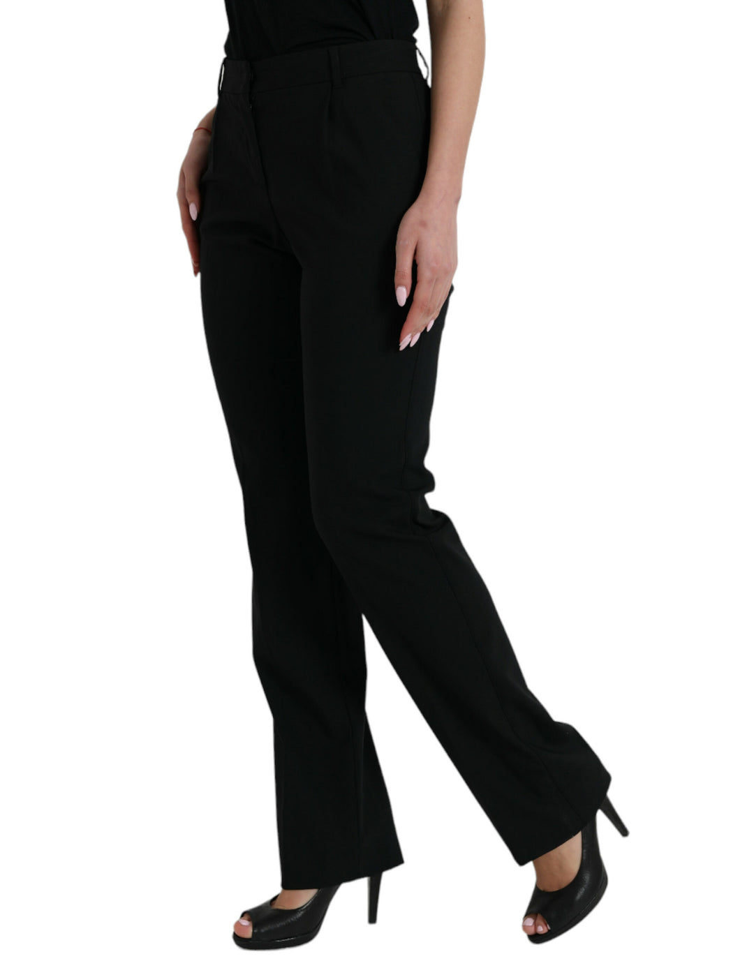 Elegant tapered wool trousers