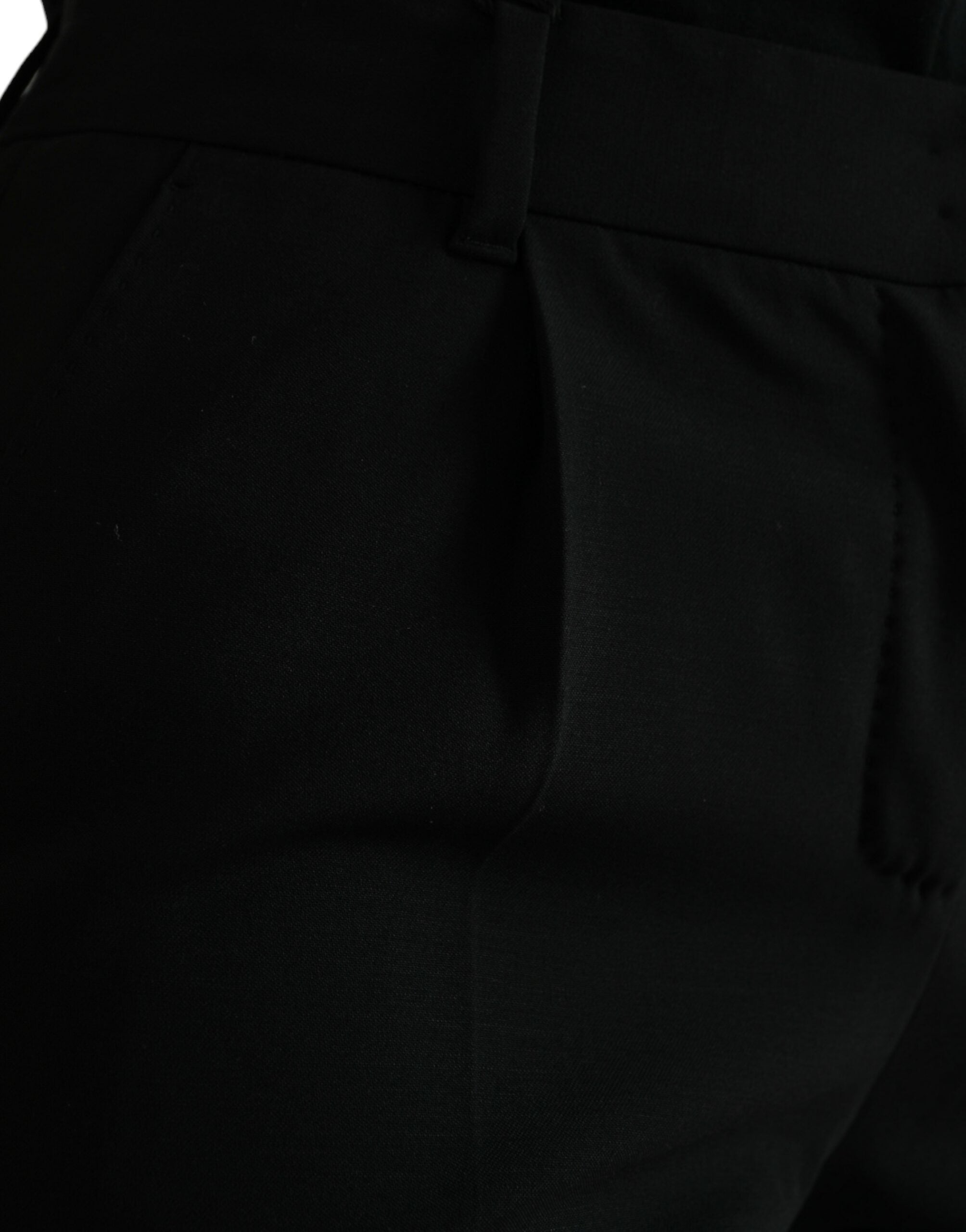 Elegant tapered wool trousers