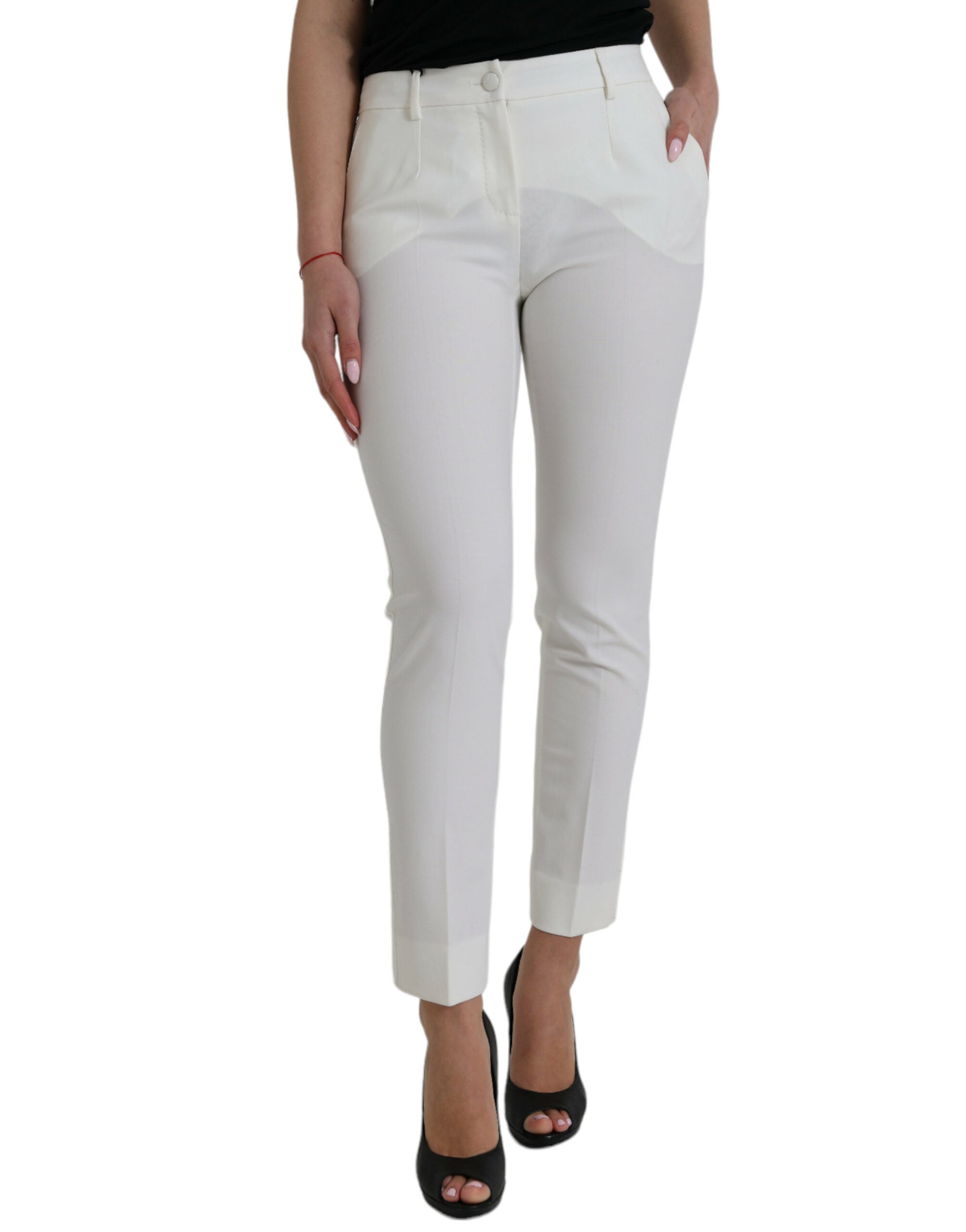 Elegant white tapered trousers with a mid-waist
