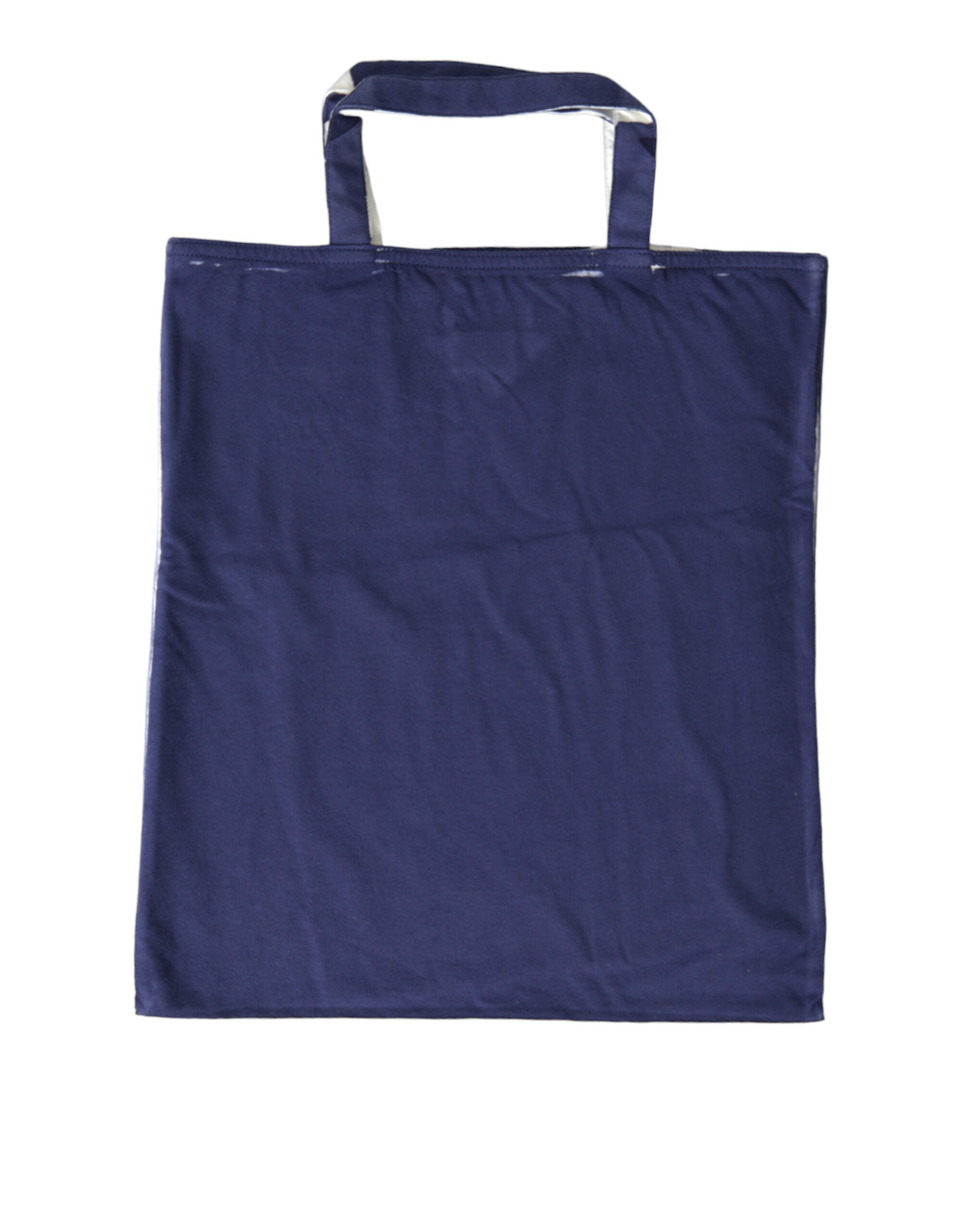 Elegant blue tote bag for chic trips